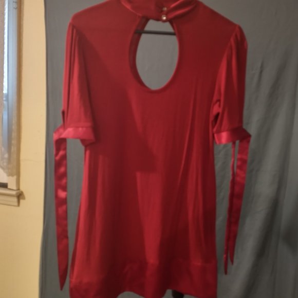 Top - Picture 1 of 2